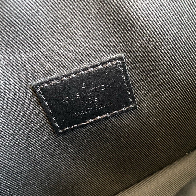 ®️LV Montsouris 黑灰 斜背包M83567-26