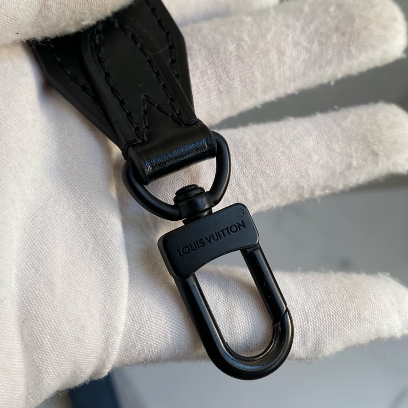 ®️LV Montsouris 黑灰 斜背包M83567-31