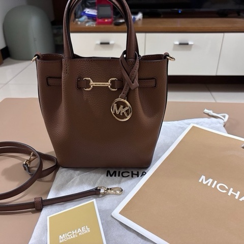 Mk肩背包