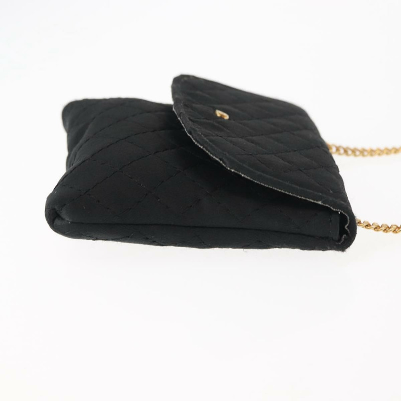 【日本直送】香奈兒 (CHANEL) 菱格紋鏈條肩背包，緞面黑色，金色雙C標誌，正品編號 ki6158-2