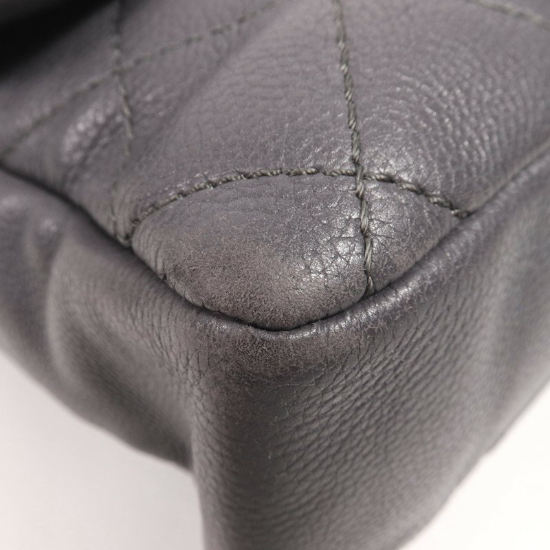 CHANEL 牛皮皮革Chain Shoulder銀扣肩背袋-6