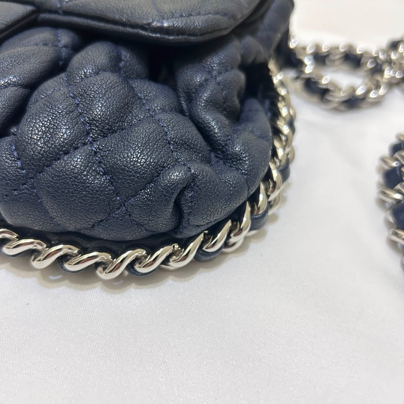 CHANEL深藍色全皮滾銀鍊南深藍色全皮滾銀鍊南瓜斜背/小款-3