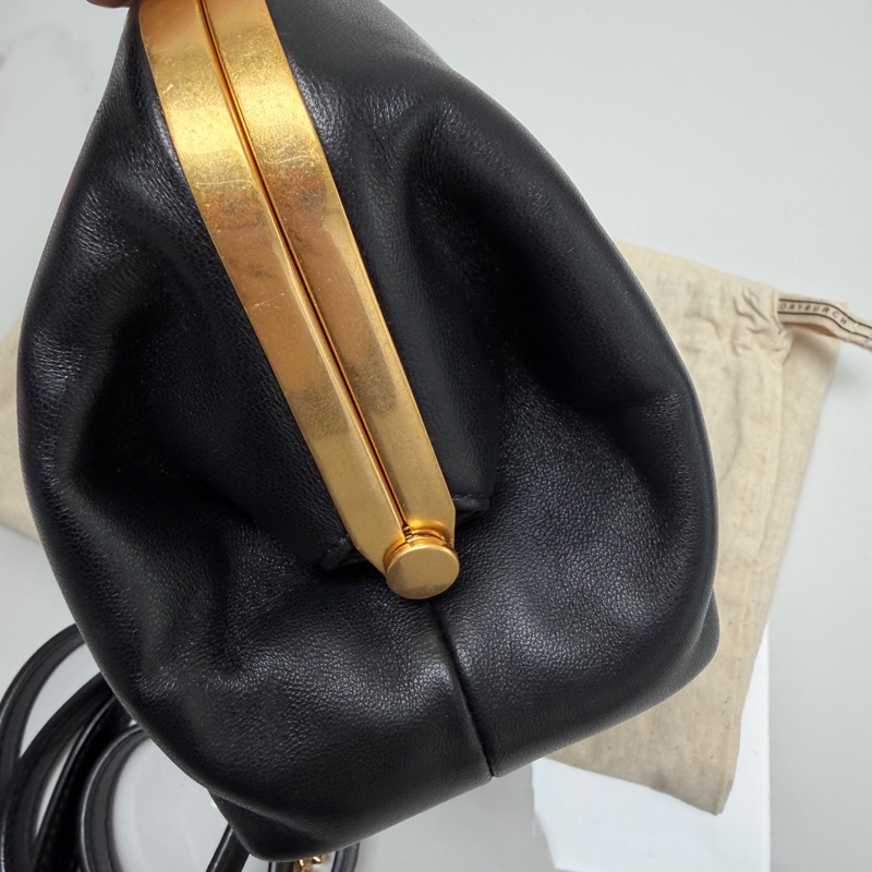 97新閑置品 Tory Burch黑金全皮雲朵包-4