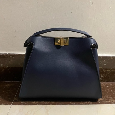 Fendi peekaboo essential 全新 沒使用