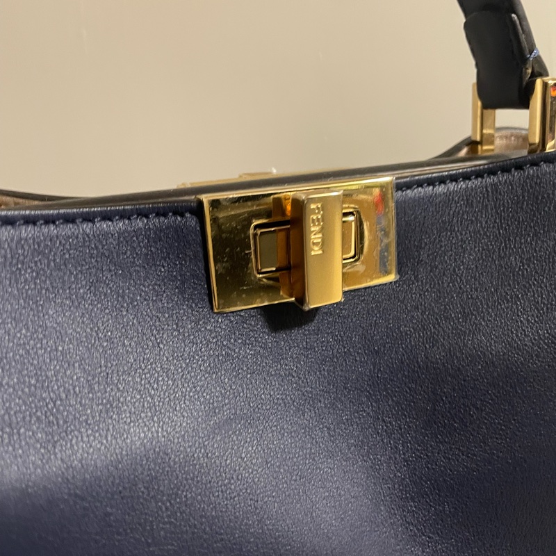 Fendi peekaboo essential 全新 沒使用-4