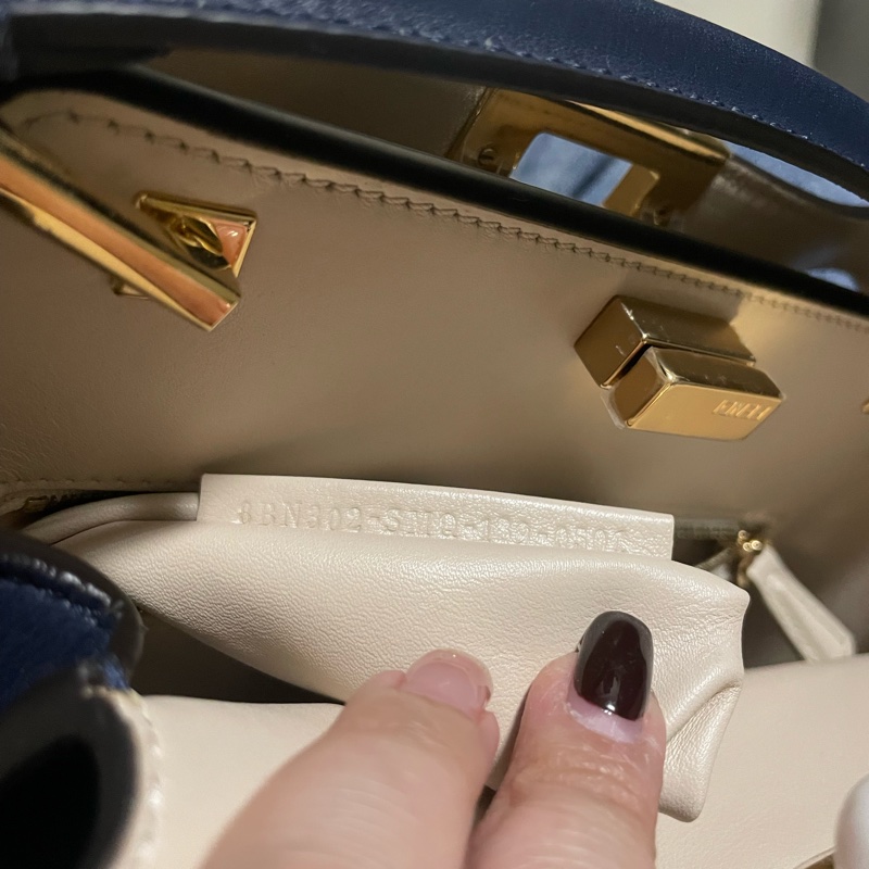 Fendi peekaboo essential 全新 沒使用-10