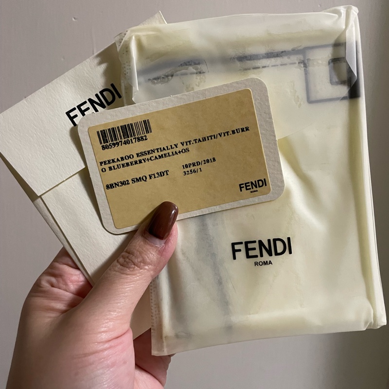 Fendi peekaboo essential 全新 沒使用-14