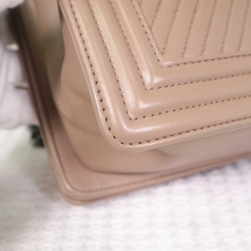 CHANEL  奶茶色V紋 中號 LEBOY 鏈條包 25cm-8