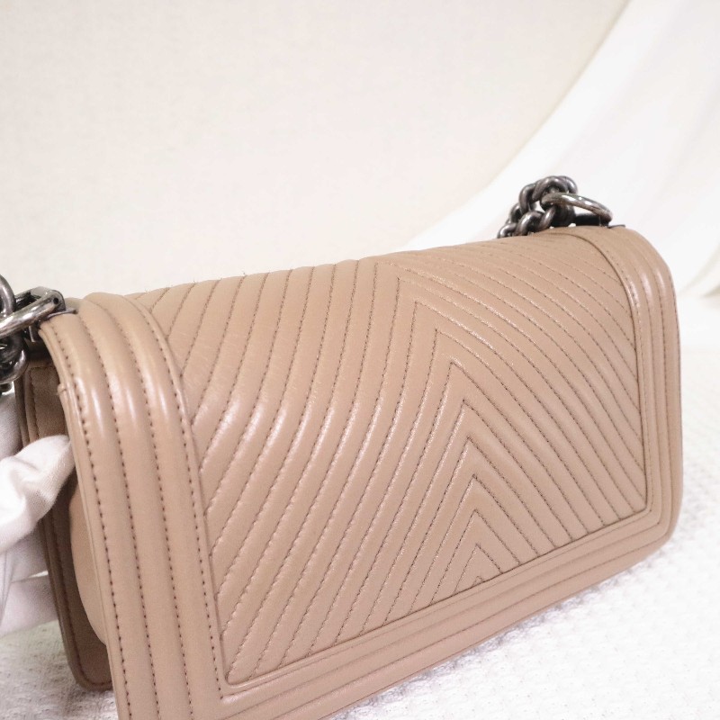 CHANEL  奶茶色V紋 中號 LEBOY 鏈條包 25cm-16