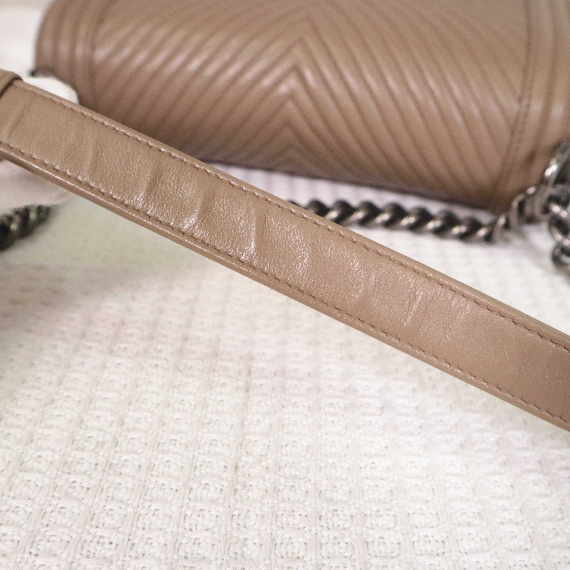 CHANEL  奶茶色V紋 中號 LEBOY 鏈條包 25cm-21