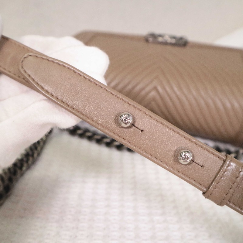 CHANEL  奶茶色V紋 中號 LEBOY 鏈條包 25cm-22