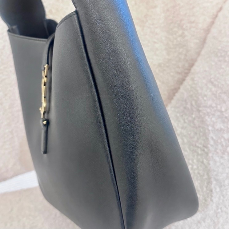 【全 🆕】 YSL hobo small LE5A7 金色Logo粒面牛 皮 Hobo 小號 單肩袋 713938AAAUQ1000-2