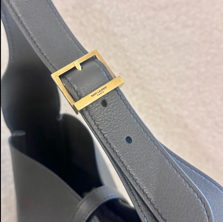 【全 🆕】 YSL hobo small LE5A7 金色Logo粒面牛 皮 Hobo 小號 單肩袋 713938AAAUQ1000-3