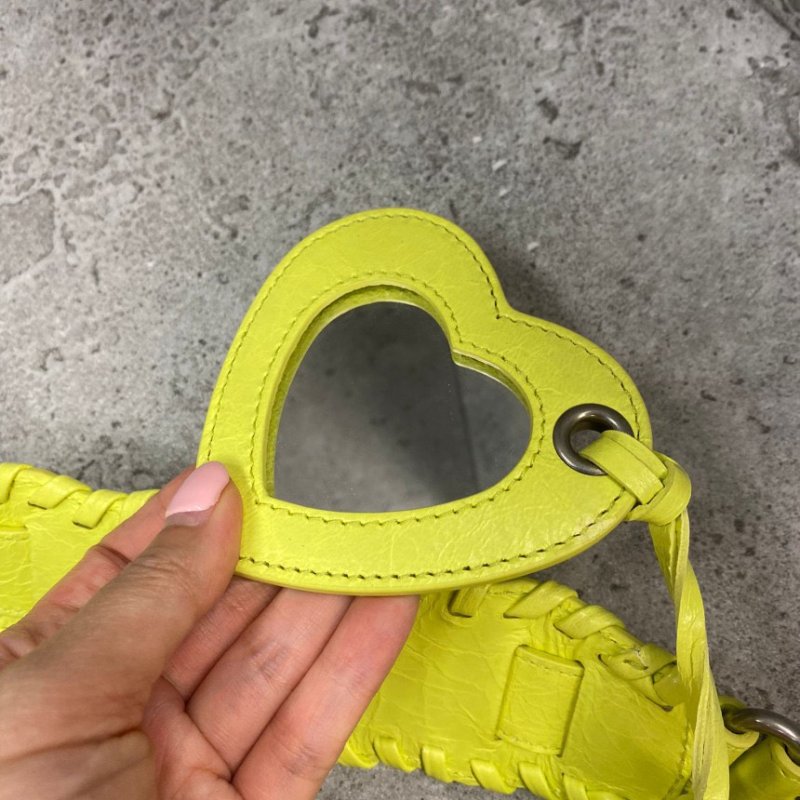 🎊佳節特賣🎁Balenciaga 671309 小羊皮 XS Le Cagole 包 萊姆黃-9