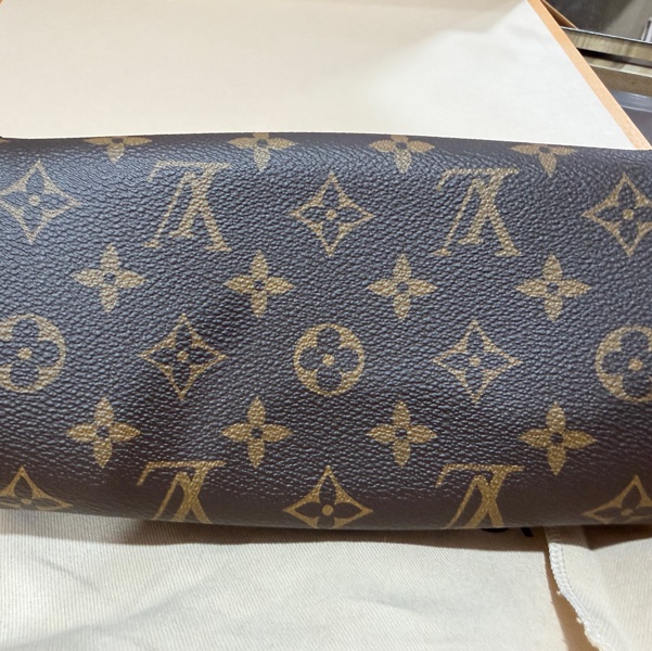 全新 Louis Vuitton M13566 Pochette Camille-7