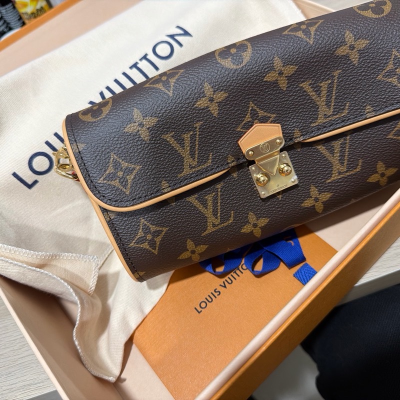 全新 Louis Vuitton M13566 Pochette Camille-5