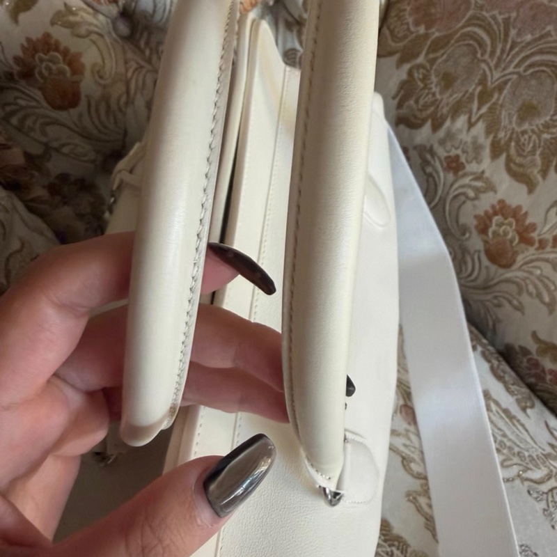 愛馬仕Hermes toolbox牛奶盒子26框p 幾乎全新 奶白色 皮質細膩 銀色五金-3