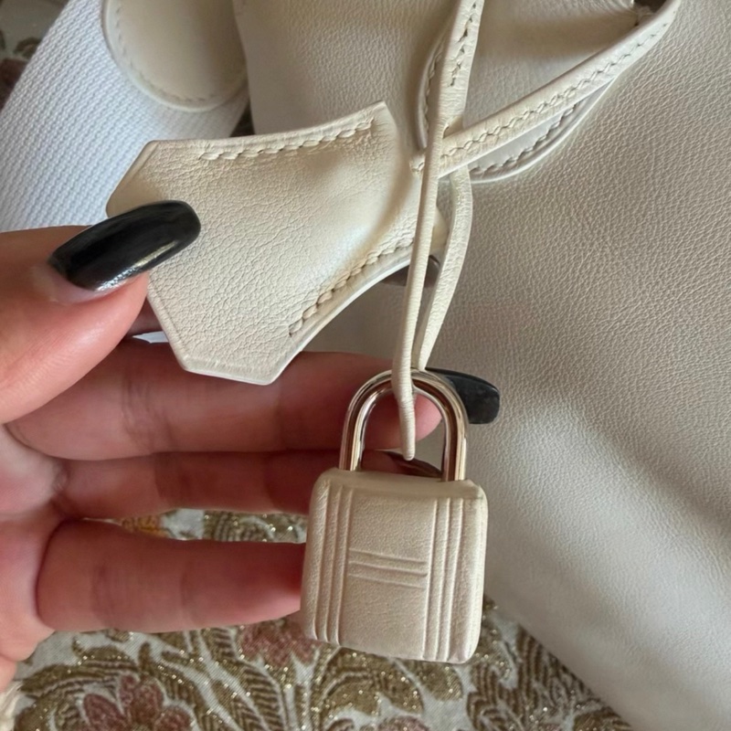 愛馬仕Hermes toolbox牛奶盒子26框p 幾乎全新 奶白色 皮質細膩 銀色五金-4