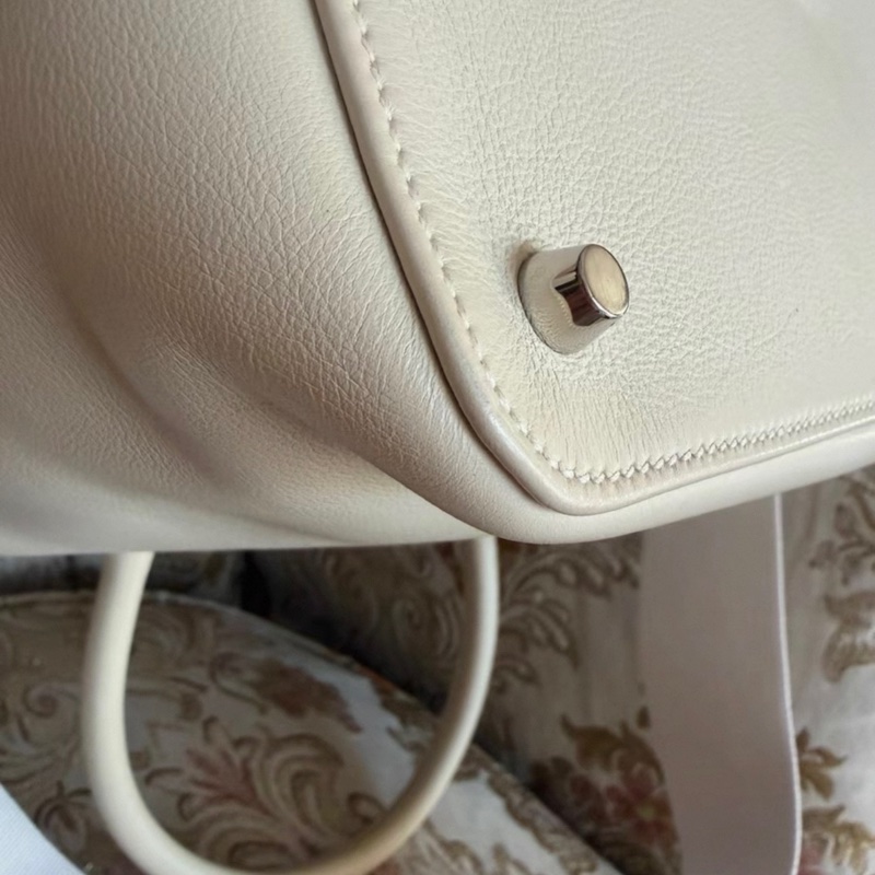 愛馬仕Hermes toolbox牛奶盒子26框p 幾乎全新 奶白色 皮質細膩 銀色五金-7