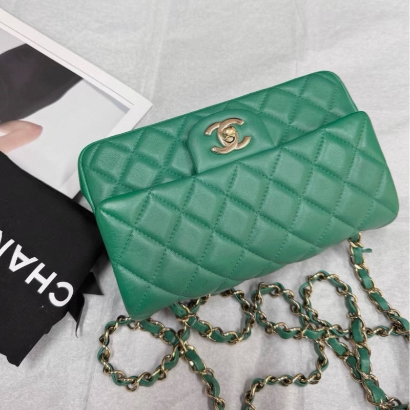 Chanel香奈兒綠色羊皮大mini鏈條包,芯片款,尺寸20x12,整體成色很新-1