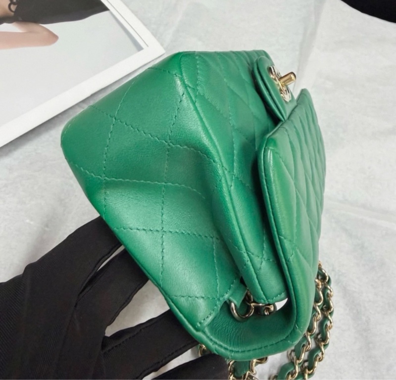 Chanel香奈兒綠色羊皮大mini鏈條包,芯片款,尺寸20x12,整體成色很新-3
