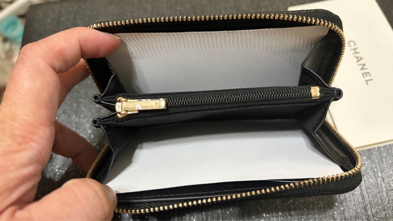 香奈兒Chanel荔枝牛皮閃亮✨Logo加大零錢包-3