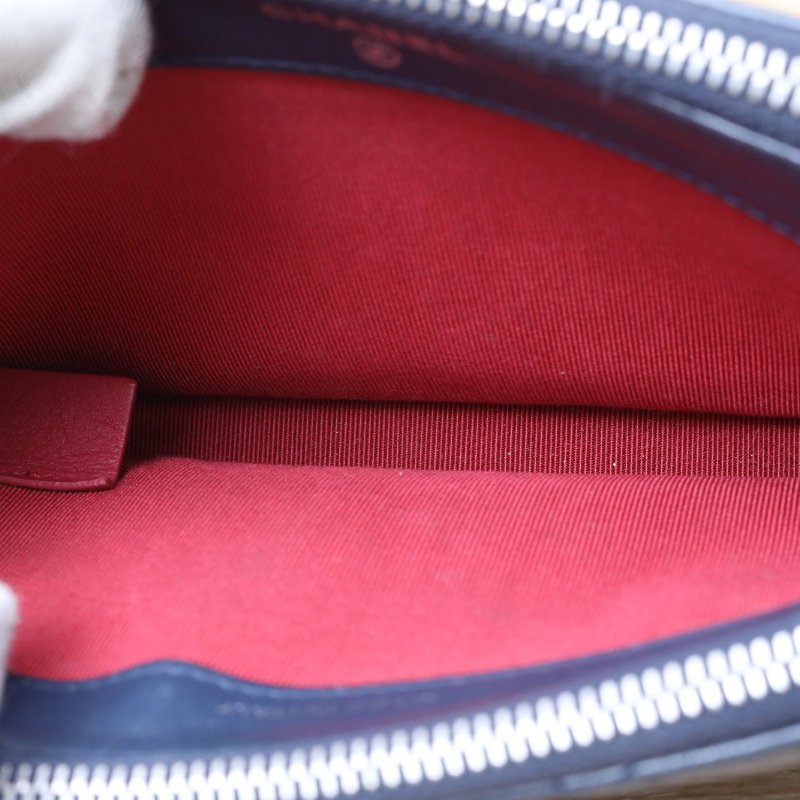 CHANEL GABRIELLE流浪WOC拉鏈版19藍色牛皮25開金銀扣肩背包-2