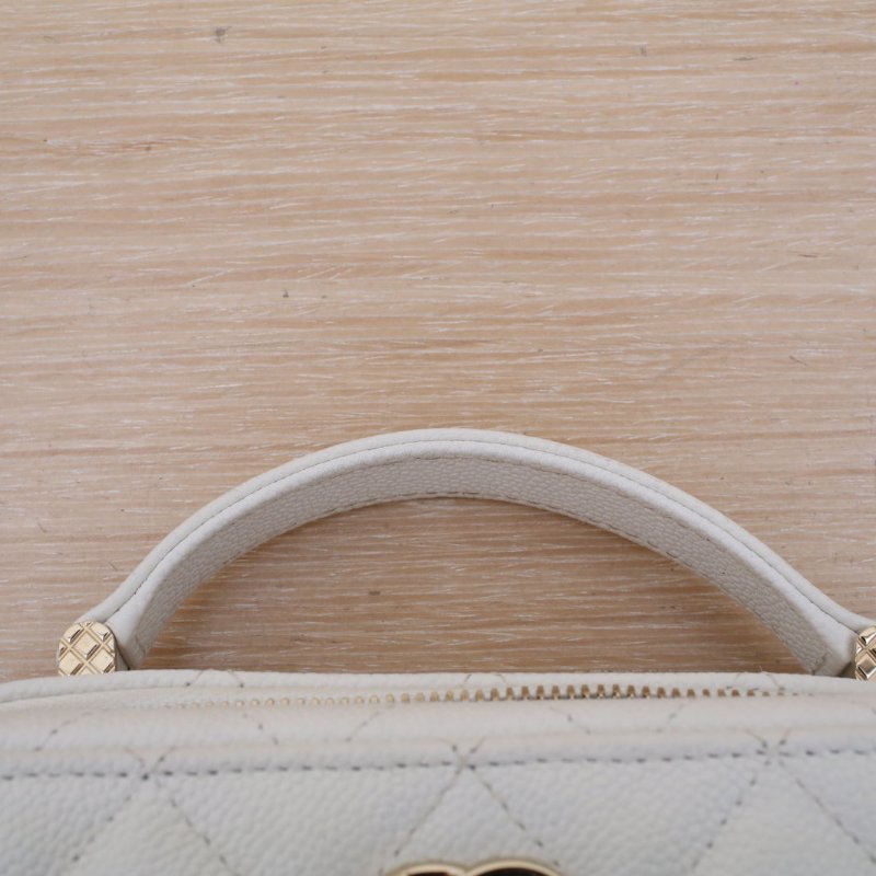 CHANEL 22P手提相機包帶鏡子19米白色荔枝牛皮晶片開淺金扣皮手柄肩背包-2