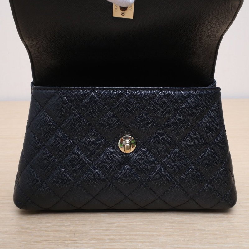 CHANEL CocoHandle小號黑色荔枝牛皮晶片開金扣肩背包-3
