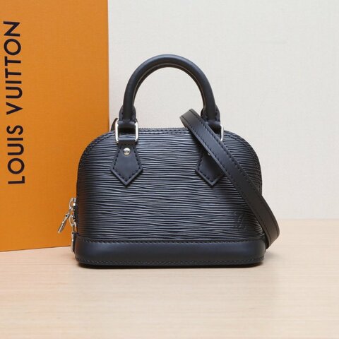 LOUIS VUITTON 黑色EPI水波紋牛皮晶片ALMA貝殼包NANO18肩背包