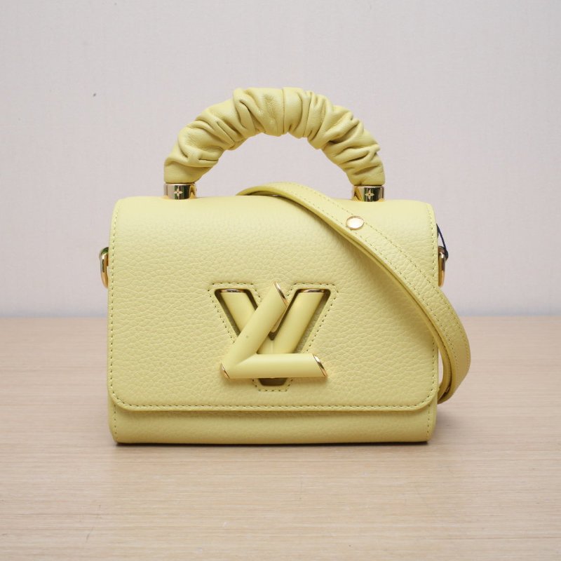 LOUIS VUITTON 黃色牛皮晶片TWISTOneHandle褶皺手提小號18肩背包-1
