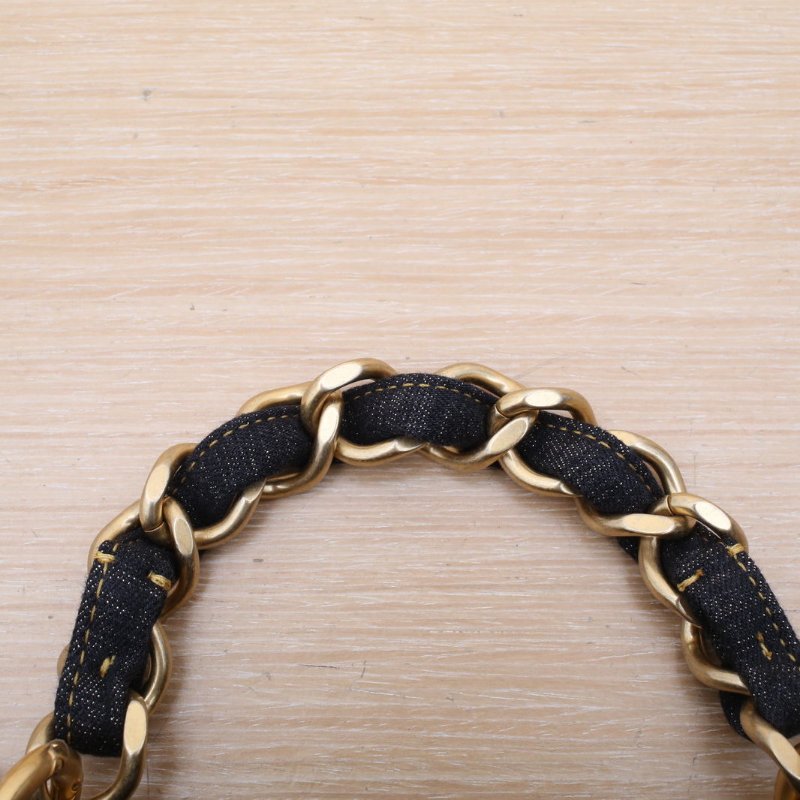 CHANEL 23S手柄郵差包22黑色牛仔晶片開金扣肩背包-2