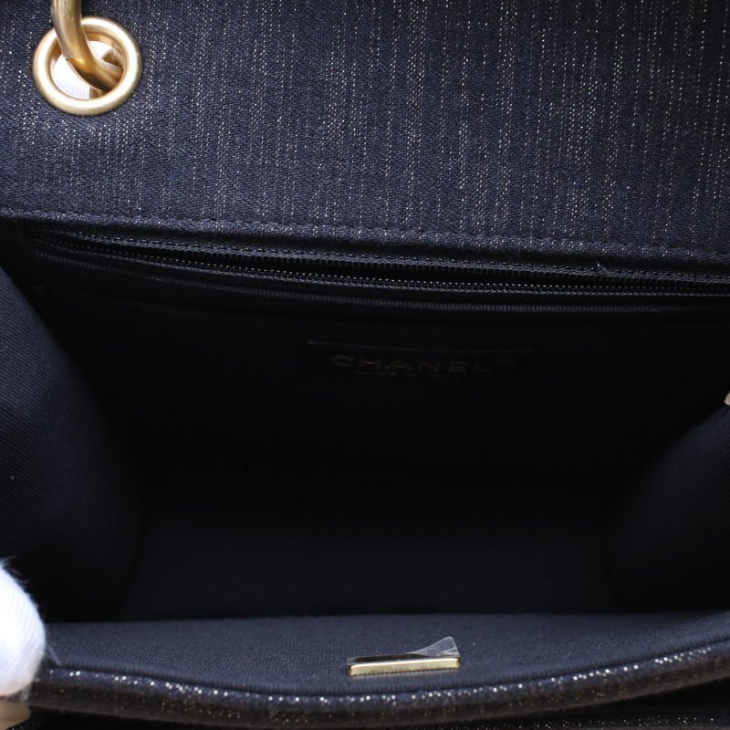CHANEL 23S手柄郵差包22黑色牛仔晶片開金扣肩背包-4