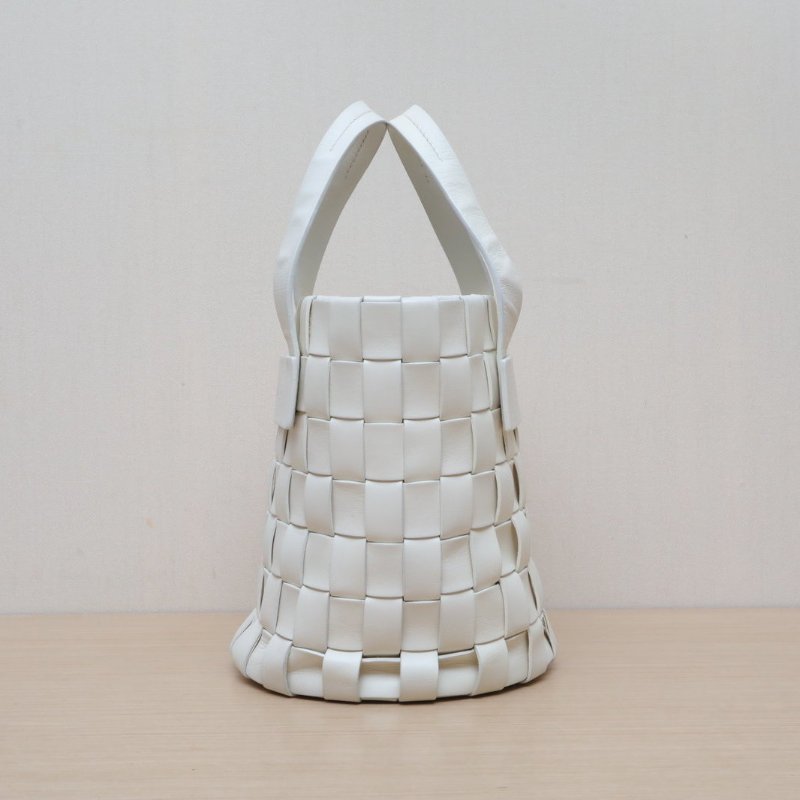MIU MIU 白色羊皮手提編織水桶包配可拆卸肩帶肩背包-4