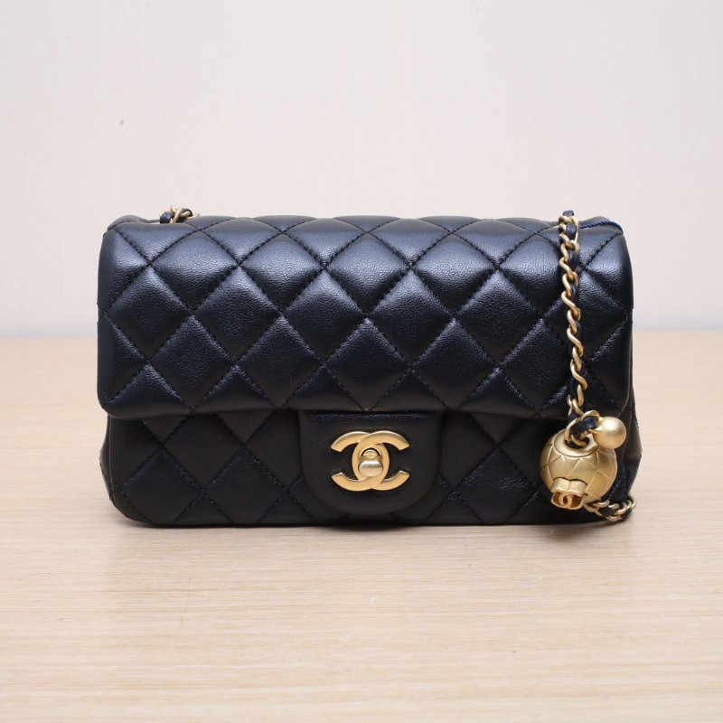 CHANEL CF口蓋包大Mini20黑色羊皮晶片開金扣金球調節扣肩帶肩背包-1