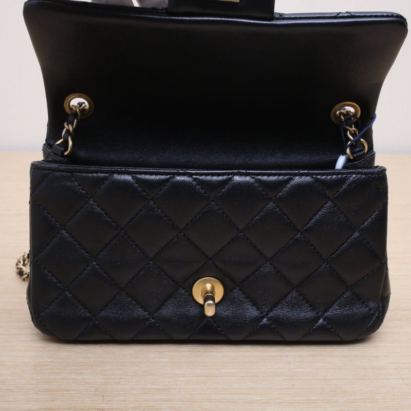 CHANEL CF口蓋包大Mini20黑色羊皮晶片開金扣金球調節扣肩帶肩背包-3