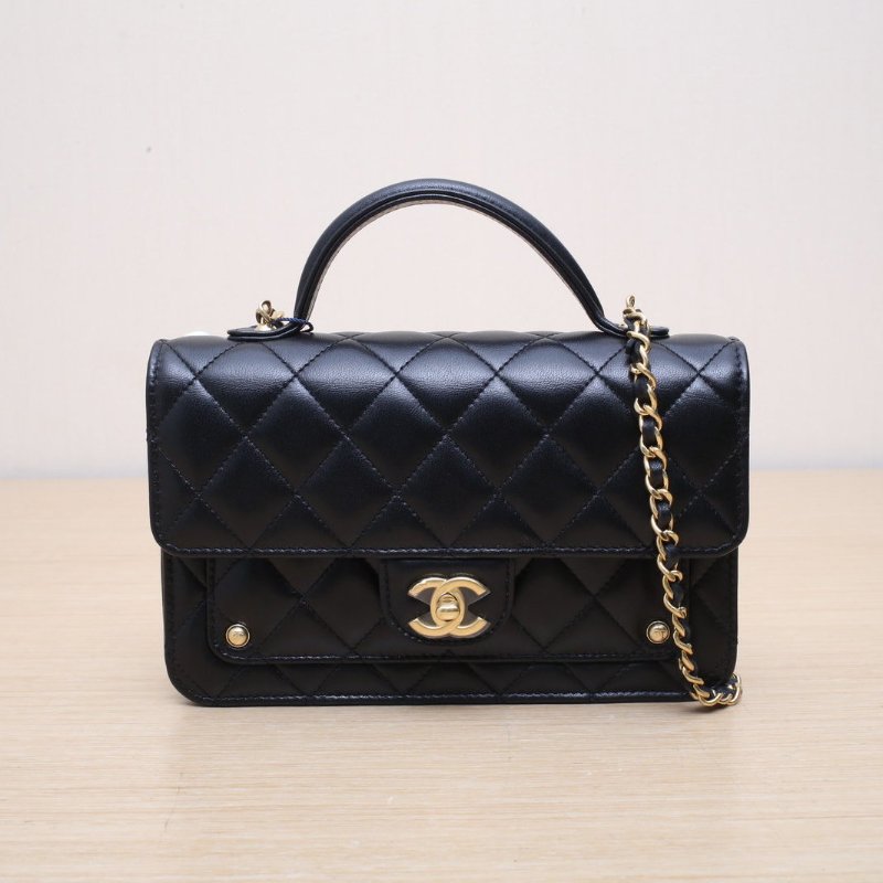 CHANEL 黑色羊皮晶片開金扣25B手柄郵差woc鏈條包19肩背包-1