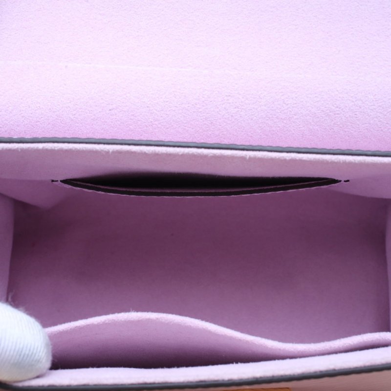 LOUIS VUITTON TWIST小號19EPI水波紋牛皮肩背包-4