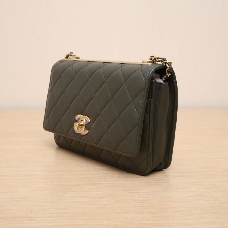 CHANEL TrendyCCWOC19綠色羊皮22開金扣肩背包-4