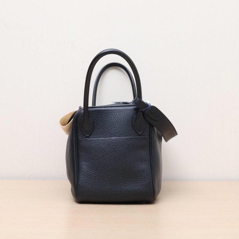 HERMES Lindy3089黑色TC皮Y刻銀扣肩背包-4