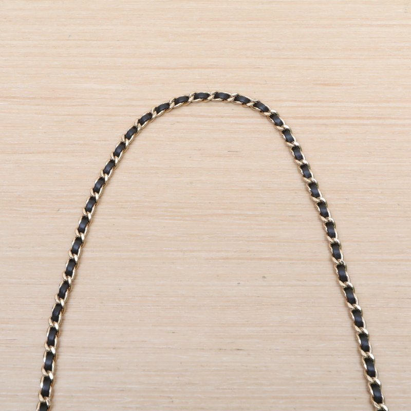 CHANEL 22B手提長盒子化妝包雙層拉鏈帶鏡子16黑色羊皮鐳射標金扣肩背包-2