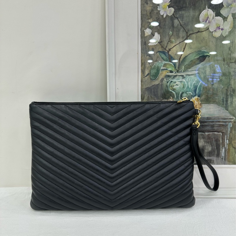 聖羅蘭/Ysl 黑金V紋手拿包 尺寸:30*20-1