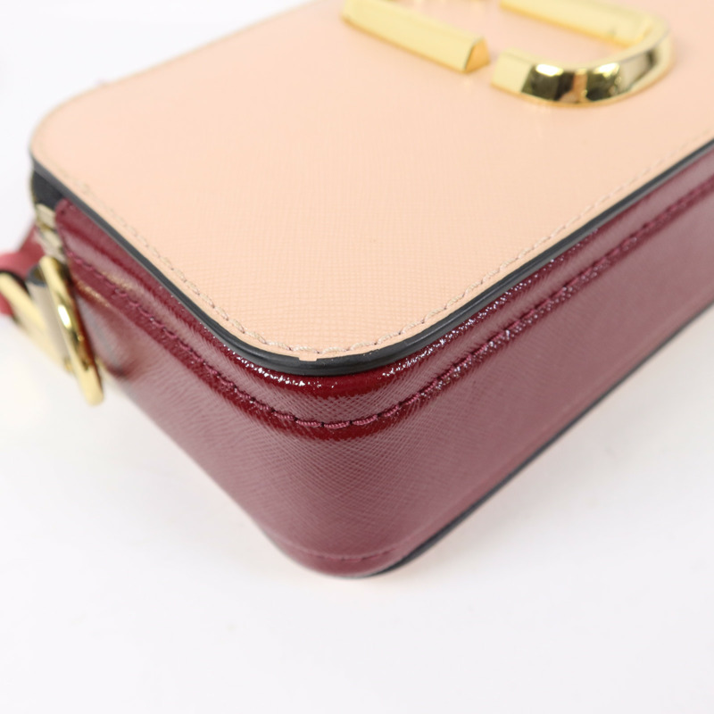 MARC JACOBS 牛皮皮革Snapshot Bag金扣肩背袋-15