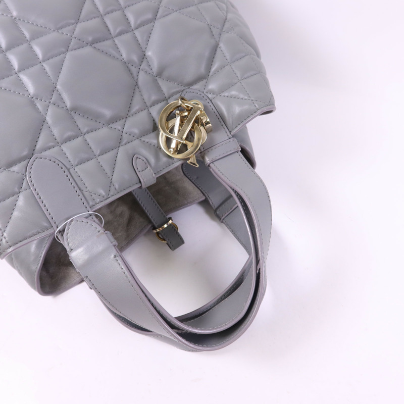 Dior 牛皮皮革Toujours Medium金扣手挽袋-4