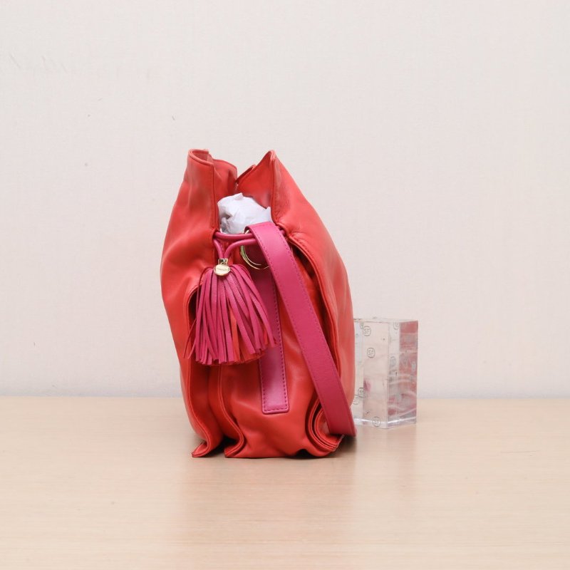 LOEWE 拼色羊皮羅意威橘色拼玫紅色流蘇福袋肩背包-4