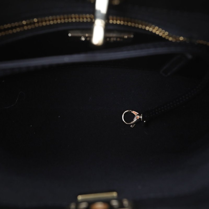 CHANEL 31BagMini22黑色牛皮晶片開金扣23A肩背包-3