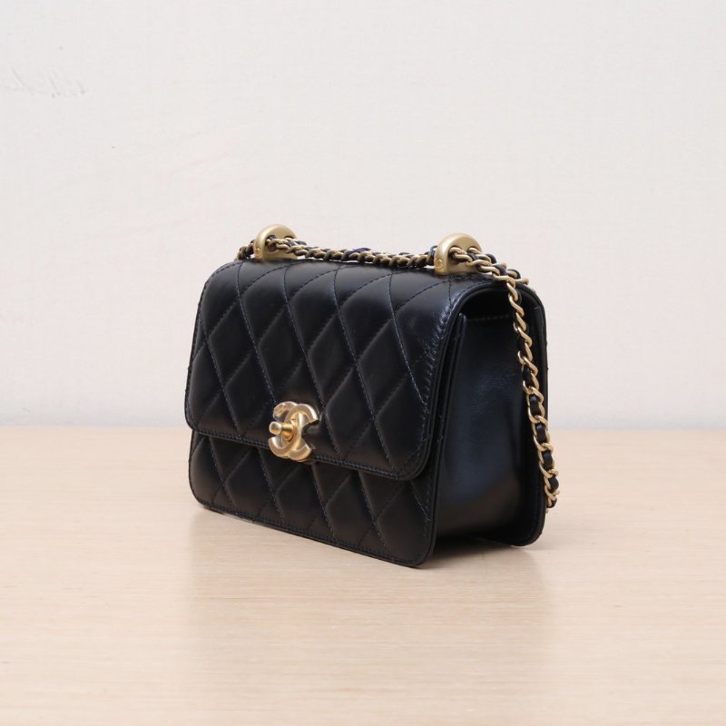 CHANEL 21ACF口蓋包19晶片開金扣黑色牛皮雙金珠皮穿鏈肩背包-3