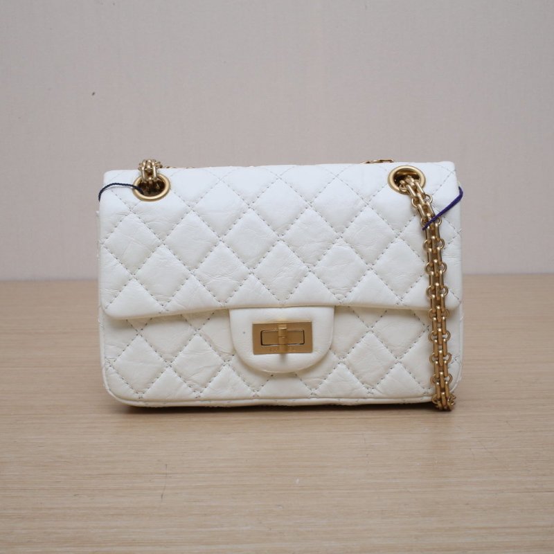 CHANEL 2.55口蓋包迷你20牛皮晶片開金扣白色肩背包-1