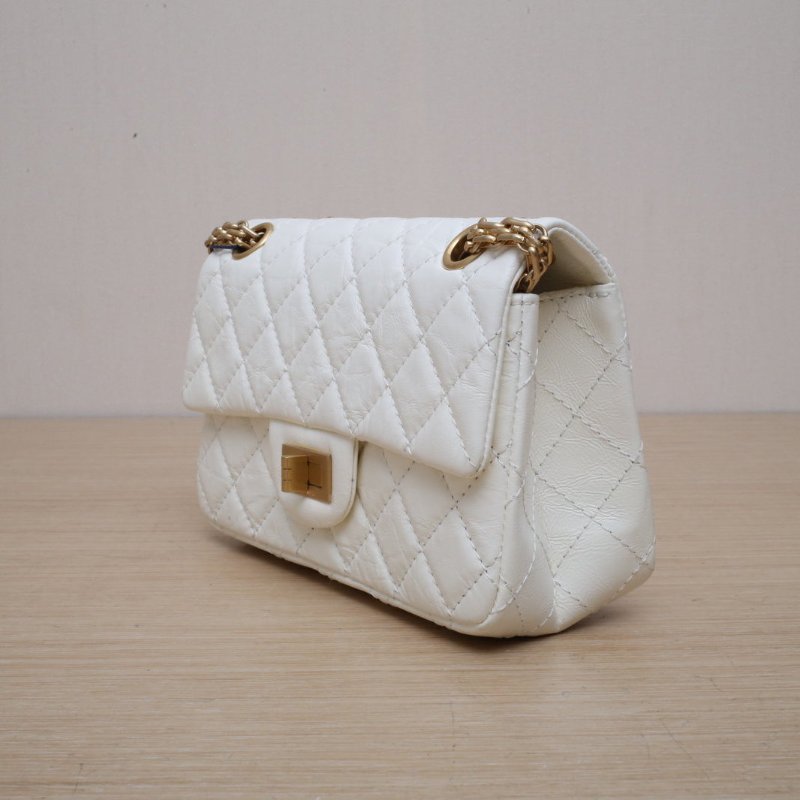 CHANEL 2.55口蓋包迷你20牛皮晶片開金扣白色肩背包-4