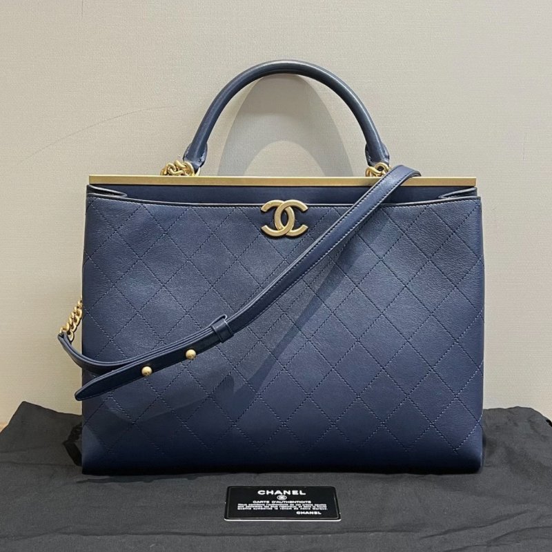 CHANEL 藍色金扣菱格紋手提托特包 33*24*12 98新配件塵袋保卡-0